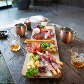 Maxi planche apéritive en bois d’acacia 75 × 20 cm