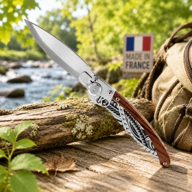 Couteau pliant K2 – Bois de violette & acier décor art polynésien Qualité France